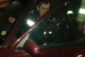 Poliţistul turmentat: a intrat cu maşina în microbuz, având o alcoolemie de 0,92 în aerul expirat! (VIDEO)