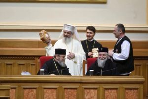 FOTO: „Pita Cetăţii”, făcută în brutăria din Sântimbru, apreciată de Patriarhul Daniel, în Parlamentul României