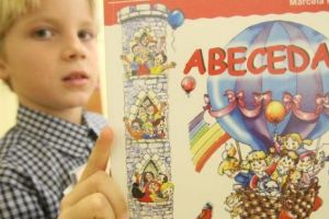 Atenţie, PĂRINȚI! Ministerul Educaţiei a decis RESCRIEREA completă a Abecedarului. Care sunt motivele derulării acţiunii