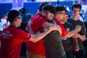 Echipa „Esentza Robotics” de la CNPR Beclean, premiată pentru inovaţie