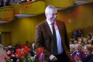 Tăriceanu şi-a anunţat colaboratorii că e „condamnat” să candideze la Cotroceni!
