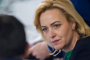 Poliţistul sucevean Ciprian Sfichi a primit o icoană cu „Buna Vestire” din partea ...