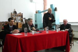 Tinerii au datoria de a continua ceea ce au început străbunicii lor