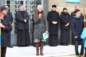 Tanara dintr-o familie cu 15 copii: Nu aveam mesele cele mai pline, dar aveau loc si prietenii nostri