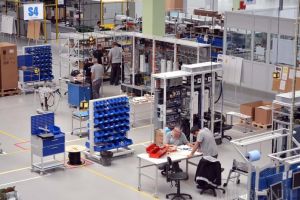 Oradea angajează! Firmele din Zona Metropolitană au nevoie ca de aer de încă 2.000 de angajaţi