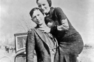 Bonnie şi Clyde, varianta modernă, e formată din doi români. Pagubele IMENSE făcute în Italia