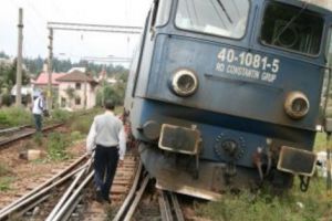 Scenariu de coşmar – Tren deraiat şi multe victime în Argeş