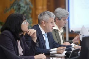 Pe repede-nainte! Legile justiţiei au trecut de Parlament