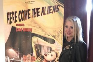 Kim Wilde a dedicat un album extratereştrilor