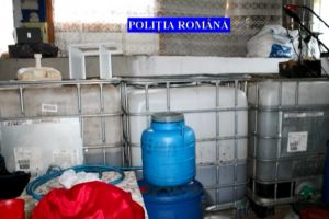 Perchezitii in Slanic, la producatori neautorizati de alcool VIDEO