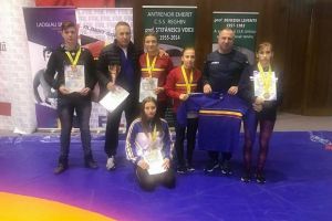 Luptătorii au luat medalii la Târgu Mureş. CSM Craiova, pe primul loc la fete