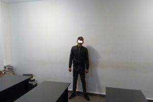 Tânăr înarmat cu un cuţit, depistat de poliţiştii locali în Parcul Romanescu