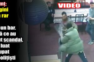 Neamţ: Imagini cum rar vezi într-un bar. După ce au făcut scandal, i-au luat la pupat pe poliţişti