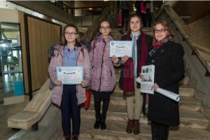 Premii pentru Suceava la un concurs de chimie, de la Iaşi