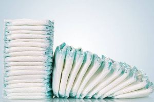 Înşelăciune cu scutece pe reţeaua de socializare: O femeie din Sebeş, ţepuită cu 570 de lei de o tânără din Târgu Jiu