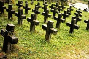 SCENELE din CIMITIR care au ÎNFIORAT toată ȚARA. FANTOMA veacurilor trecute nu vrea să treacă pe lumea CEALALTĂ - VIDEO