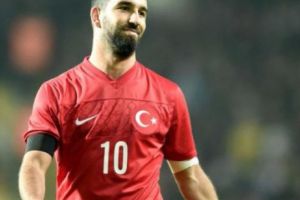 Finul lui Erdogan, o mare vedetă a fotbalului din Turcia, şi-a ieşit din minţi: „Îţi sparg faţa şi îţi scot ochii”