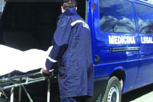 Descoperire şocantă. Bărbat găsit mort în propria casă