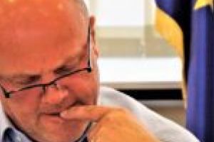 Vot unanim în Consiliul Local: Reşiţa investeşte 700.000 de lei în S.F.-urile lui Nelu Popa!