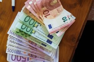 Inca o tura de perchezitii in casele suspectilor de camatarie de la Cenad