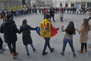 Hora Unirii în Piaţa Tricolorului