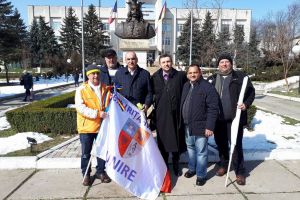 Steagul Unirii a ajuns în localitatea de baştină a preşedintelui Republicii Moldova (VIDEO)