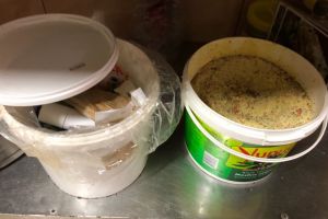 Dezastru la autoservirea Adivin! Ce au descoperit inspectorii CJPC Constanta. Sute de kilograme de produse, retrase