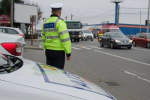 Trei persoane rănite din cauza inconştienţei unui şofer băut