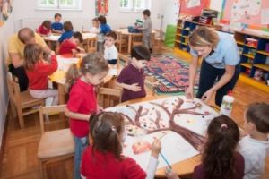 Aproximativ 2.400 de copii au fost înscrişi în clasa pregătitoare