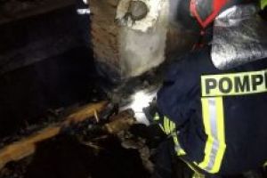 Incendiu la o casă din Sântionlunca