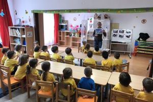 80 de şcolari şi preşcolari au primit bilete gratuite la Zoo Braşov, de la RATBV