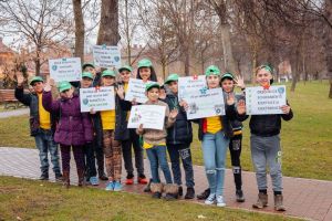 Şcoala numărul unu în materie de curăţenie şi protecţie a mediului. Ce au făcut elevii (FOTO)