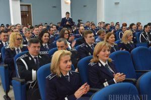 Concursul nevestelor: O soţie de subaltern i-a suflat jobul consoartei adjunctului de la Poliţia Bihor