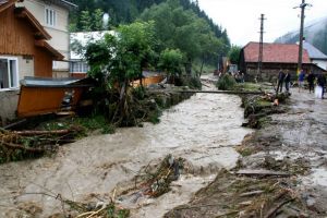 Prefectură Harghita contabilizează pagubele produse de inundaţii