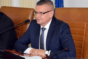 Prefectul Mihaiu: Spre ruşinea noastră, doar 15% din gospodăriile din Bihor sunt asigurate