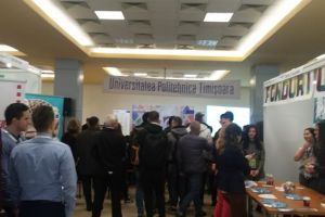 Tinerii politehnisti isi cauta un loc de munca sau de practica la cea mai noua editie a Zilelor Carierei