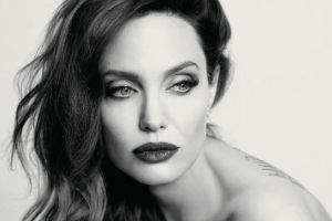 Angelina Jolie, implicată într-o nouă relaţie după despărţirea de Brad Pitt. Cine este iubitul actriţei