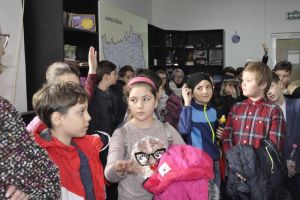 Oaspeţi în redacţia Deşteptatea