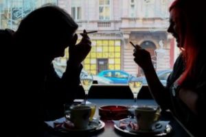 În NUMELE „libertăţii de alegere”  Austria a RENUNŢAT la legea care INTERZICEA FUMATUL în locuri publice
