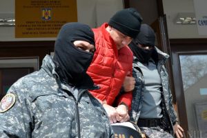 Jandarmul Mendea, care alimenta cu etnobotanice traficanţii de droguri din Bihor, a fost reţinut! (VIDEO)