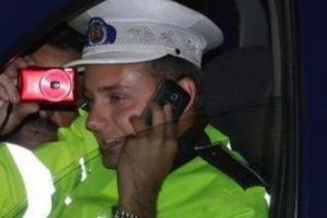 Poliţiştii nu au voie să comenteze pe Facebook în timpul serviciului