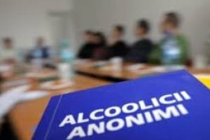 Alcoolicii Anonimi – colacul de salvare de la înecul în alcool
