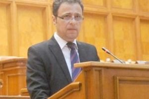 Ritmul de realizare a investiţiilor de către Delgaz Grid duce consumatorii spre lampă şi lumânare! Clientul nostru, sclavul nostru!