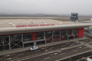 Ceaţa ţine la sol aeronavele companiei Blue Air