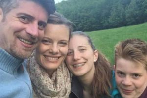 Criminalul din Suceava şi-a ucis soţia şi i-a aşezat pe piept o orhidee albă