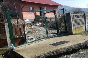 GLODENI: Situaţia pagubelor provocate de către alunecarea de teren. A început evacuarea oamenilor