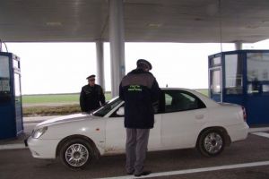 Două acţiuni de prindere în flagrant a unor persoane care au oferit mită