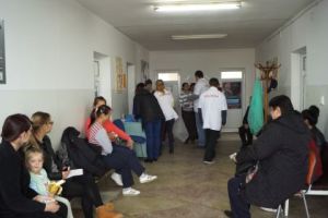 Campania Institutului Oncologic desfăşurată în parteneriat cu Patriarhia Română. Și femeile din Gruiu şi-au făcut testul Babeş-Papanicolau, gratuit