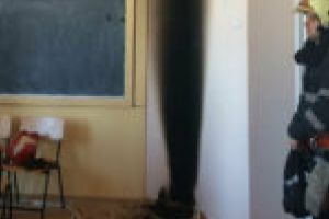 Un scurtcircuit la „CD Loga” a pus la lucru pompierii din Caransebeş