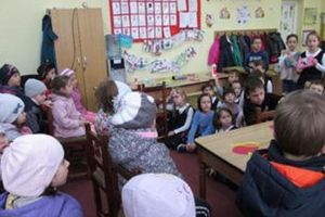 Școala Altfel 2018: Preşcolarii grădiniţei ”Scufiţa Roşie” din Alba Iulia, în vizită la Școala ”Vasile Goldiş”